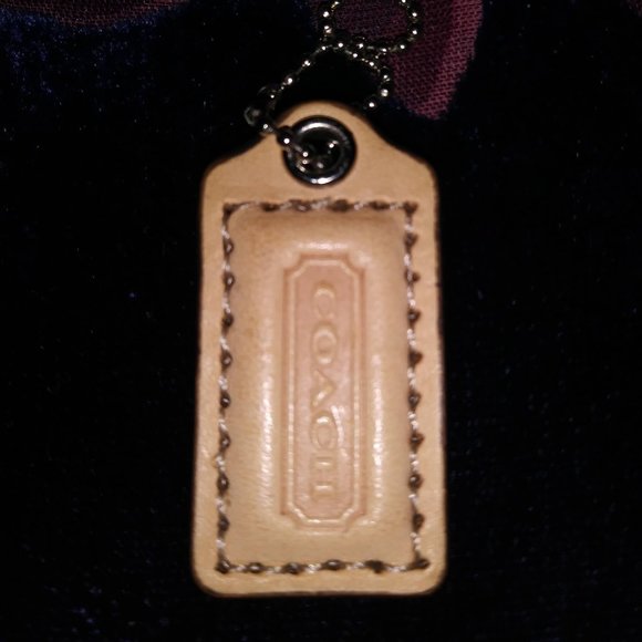 Coach Accessories - Coach leather hang tag